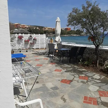 House Kokkalas On The Nyaraló Pirgadíkia